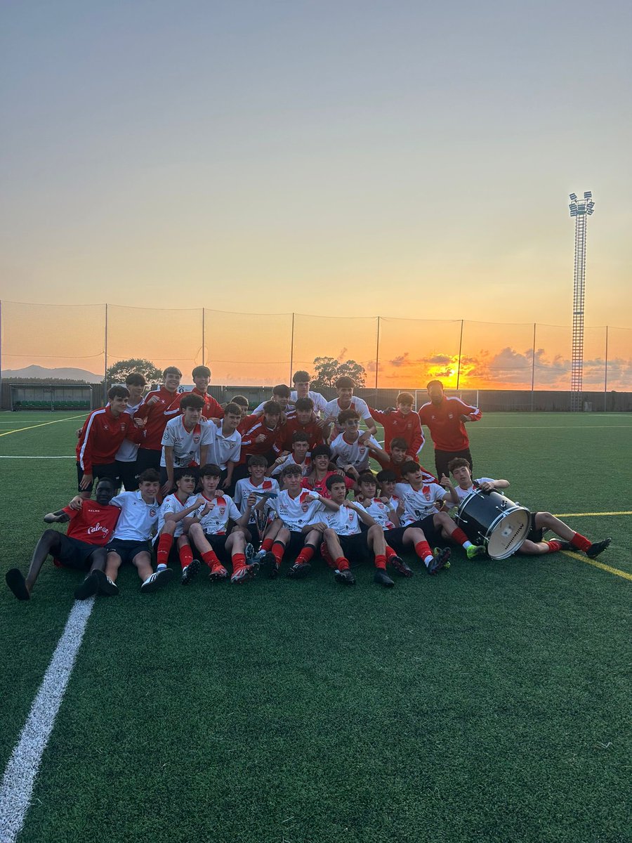Campeones en Valdoviño 💪 El CADETE “A” se corona con un torneo inolvidable.

¡Enhorabuena!