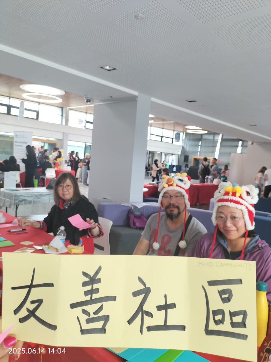 kindcommunities's tweet image. Thanks to our calligraphists for their handiwork at Community Fest this Saturday. 🖊️👏 #preston #refugeeweek #calligraphy #hongkongers #lancashire #uclan