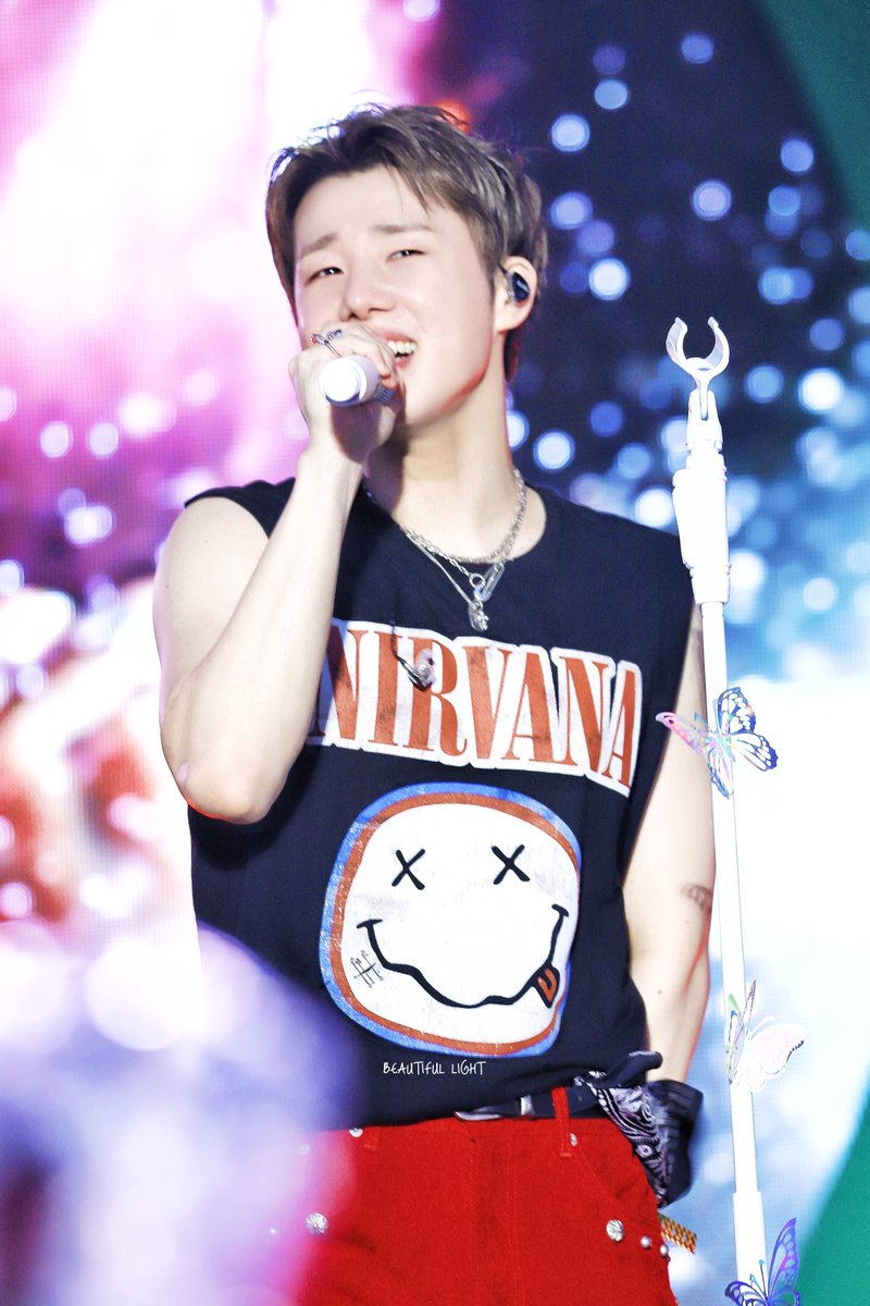 250615 뷰민라 2025

예쁜 남자🥹🫶🏻

#인피니트 #김성규 
#INFINITE #KimSungKyu 
#BeautifulMintLife
#뷰티풀민트라이프