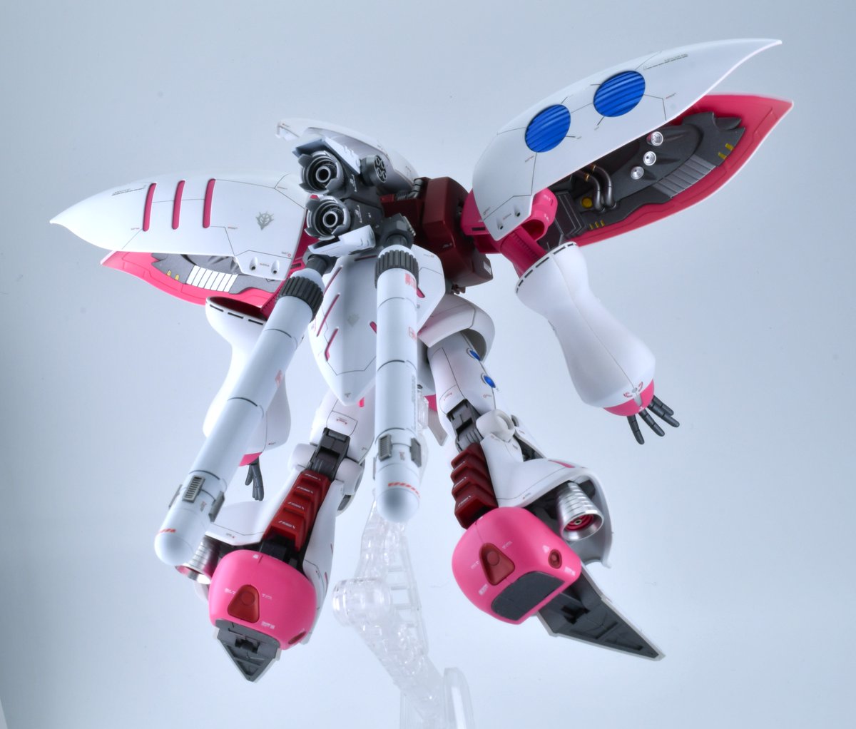 meck0210's tweet image. HGキュベレイ完成です🫡
過去のパチ組改修になります。
全体にスジボリ追加、モールドの掘り直し
肩部バインダー、脚部にバーニア追加
背中にバックパック(スラスター、タンク)追加
部分塗装剥がして全塗装
デカールはコーションマーク中心に貼付け
半光沢トップコートで仕上げ…