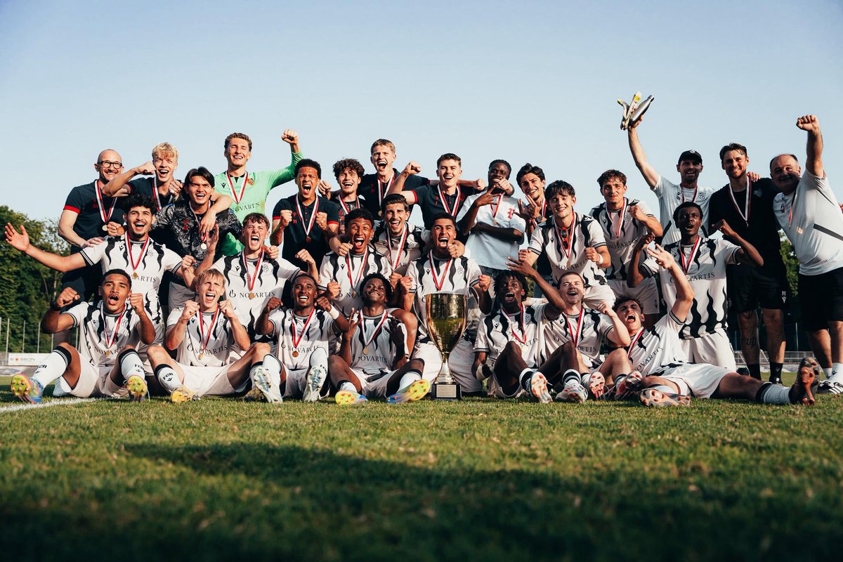 Cresci bene che....😉

Congratulazioni e complimenti alla nostra Under 19, anche loro si aggiudicano il campionato svizzero🏆. 

👏👏👏

#rotblaulive 🔴🔵
#ForzaBasilea 💪
#Basilea