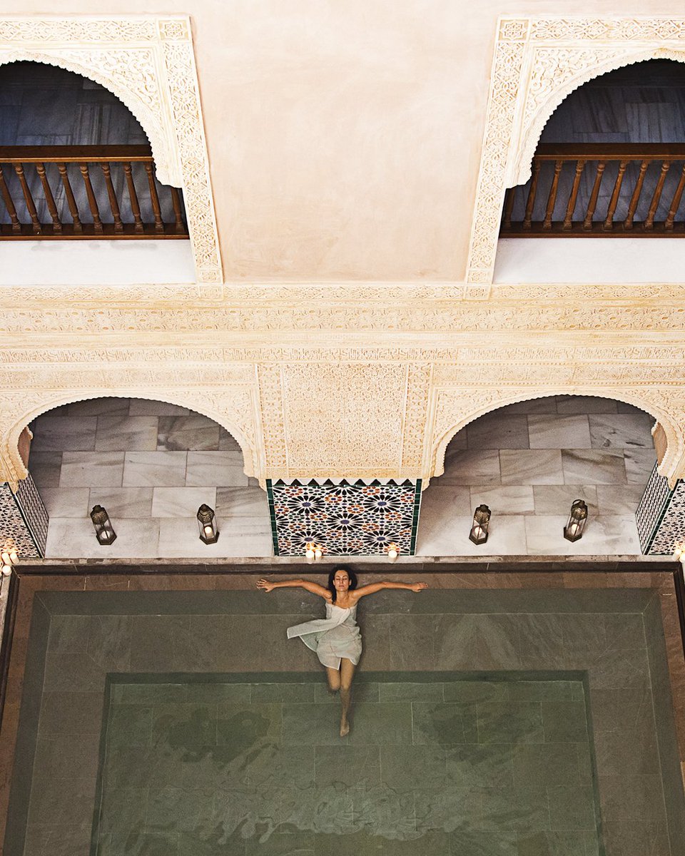 Tu mente se apacigua. Tu cuerpo se recarga. No hay manera de describir lo que ocurre en un lugar como éste. ✨

#RelaxEnElHammam #BienestarTotal #HammamAlAndalus