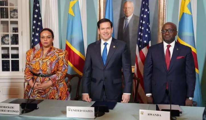 #RDC🇨🇩 SUR LA LISTE DES PAYS CIBLÉS PAR LES #USA🇺🇸 ...

Et à se demander si c'est le même pays avec qui le Congo Kinshasa est en deal des minerais qui le place sur la liste "des principaux pays africains potentiellement ciblés par l'interdiction d'entrée aux États- Unis",
