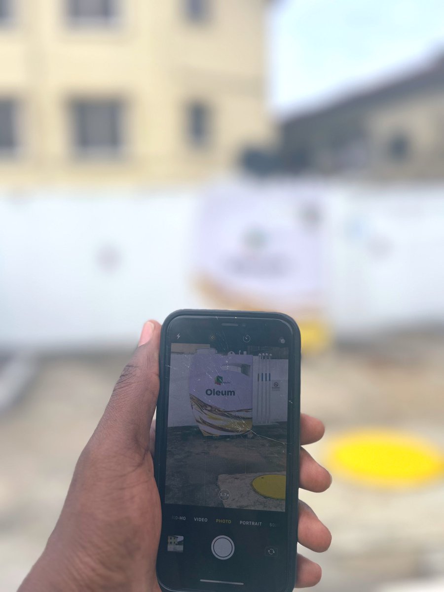 Heard About This Challenge and I Decided To Join…. 

I Look Cute, I Know… 😁😁😁

#spotTheOleumTank  #Oleumtank
<a href="/NNPC_Retail/">NNPC RETAIL LTD</a> <a href="/nnpclimited/">NNPC Limited</a>