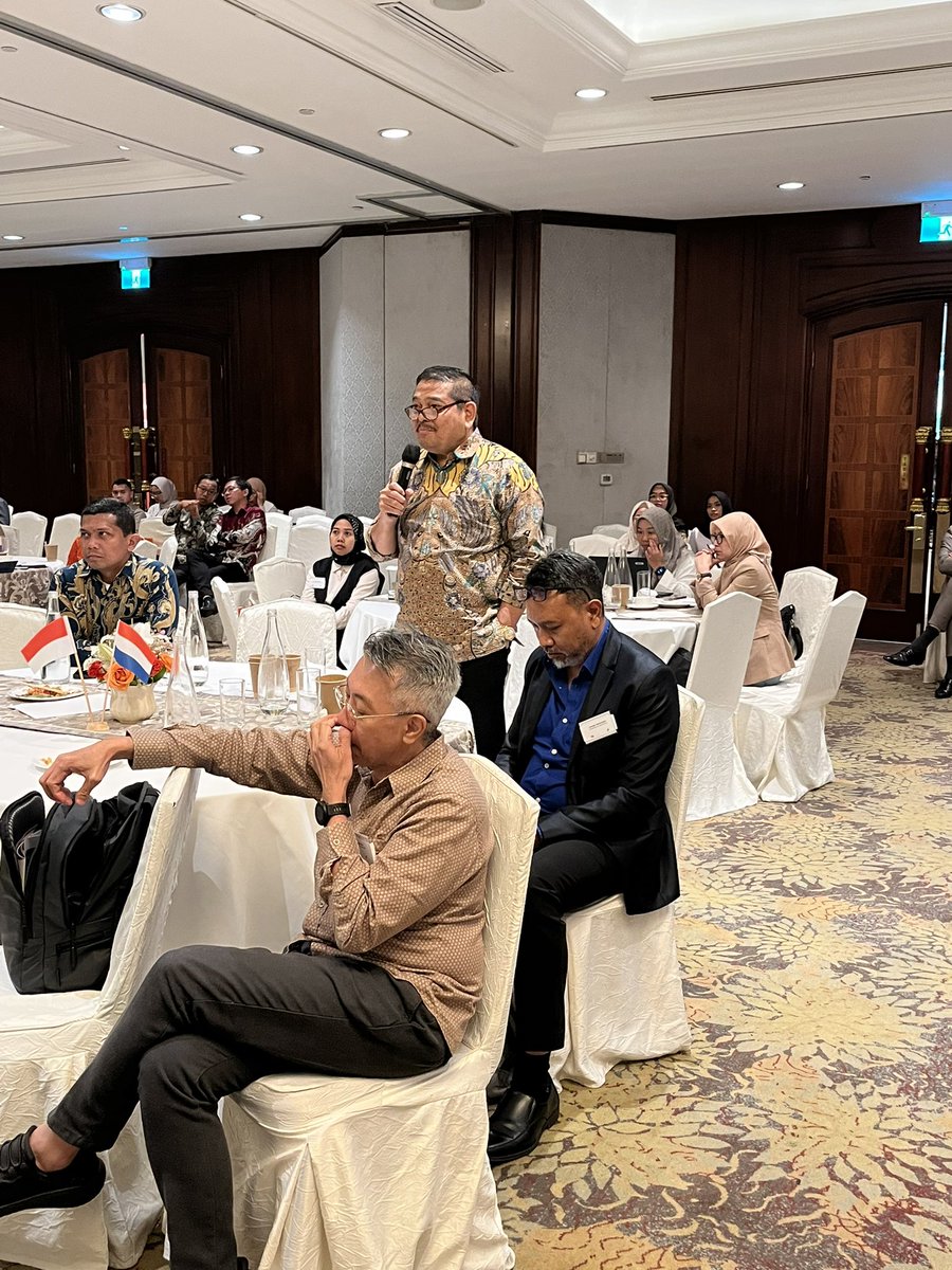 Final Thematic Discussion “Knowledge infrastructure; training &amp; #capacity building as enabling environment towards #futureproof #horticulture sector moderated by Yyvonne Klerks, Edu attaché of <a href="/NLinIndonesia/">NL Embassy Indonesia</a> with BPPSDMP, Wageningen U&amp;R <a href="/WUR/">Wageningen U&R</a> <a href="/Agriterra/">Agriterra</a> <a href="/nufficsea/">Nuffic Southeast Asia</a> <a href="/HollandDoor/">HollandDoor</a>