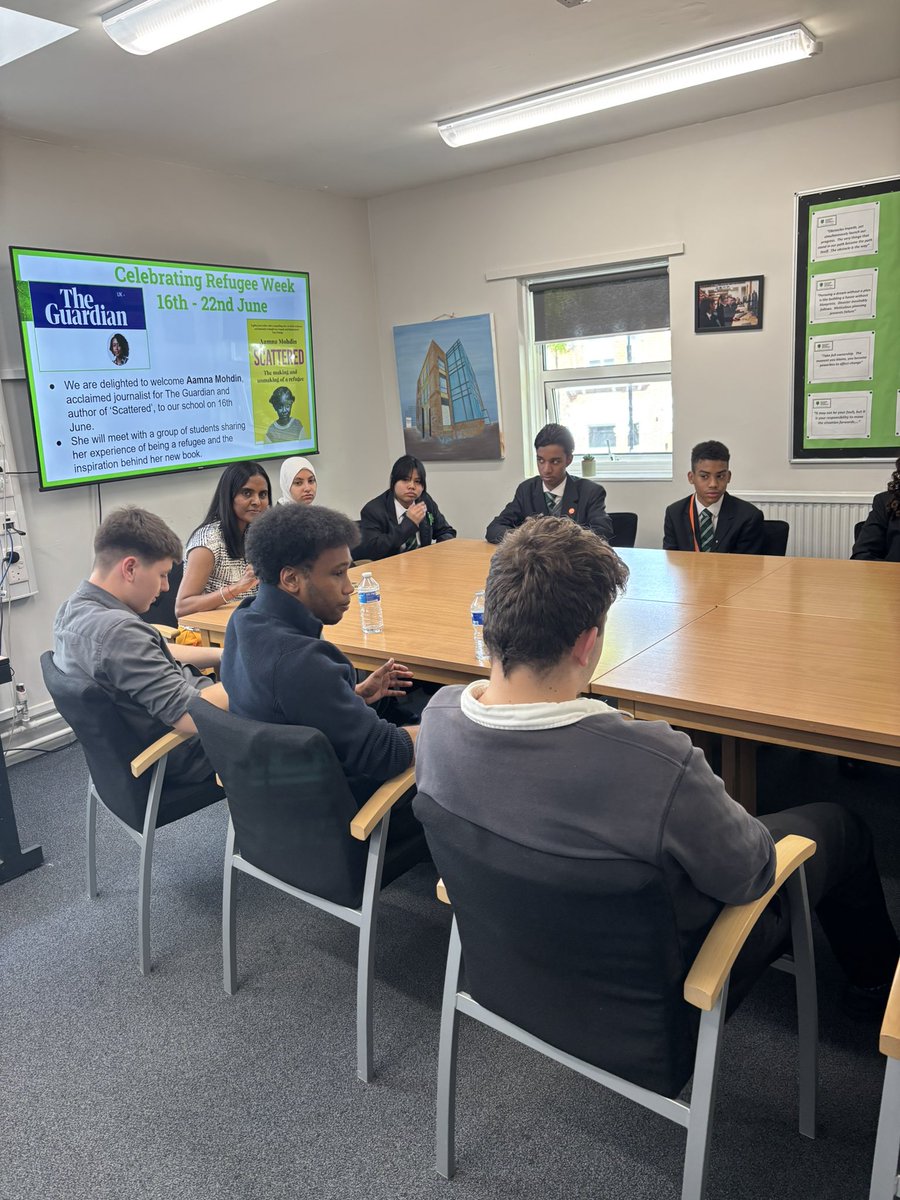 FCSixthForm's tweet photo. We were honoured to welcome @aamnamohdin to Fulham Cross Academy Sixth Form for #RefugeeWeek. She shared her journey and insights from her book Scattered with our students—an inspiring and powerful conversation. 💬📖🌍 #RefugeeStories #Scattered #TheGuardian https://t.co/SdDZ51fx3i