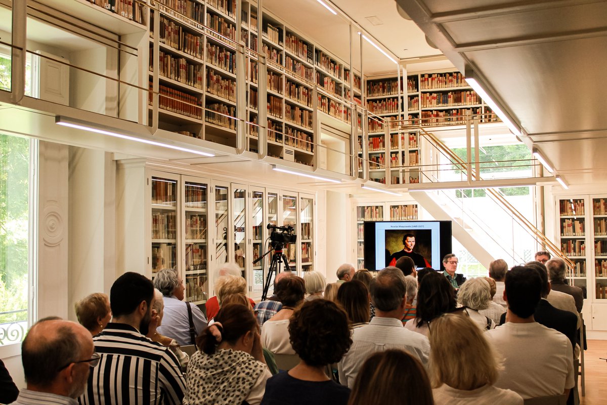 🗣️ El viernes estuvimos hablando, en la clausura del Seminario de Pensamiento 24/25, sobre gobierno, diplomacia y poder en Maquiavelo, con <a href="/FVallespin/">Fernando Vallespín</a> y <a href="/JuanCladeRamon/">Juan Cla</a>. 

Junto a nuestros amigos de <a href="/kas_madrid/">KAS España&Portugal</a>, <a href="/ClubTocqueville/">Club Tocqueville</a> y <a href="/fortegamaranon/">Fundación Ortega-Marañón</a>.