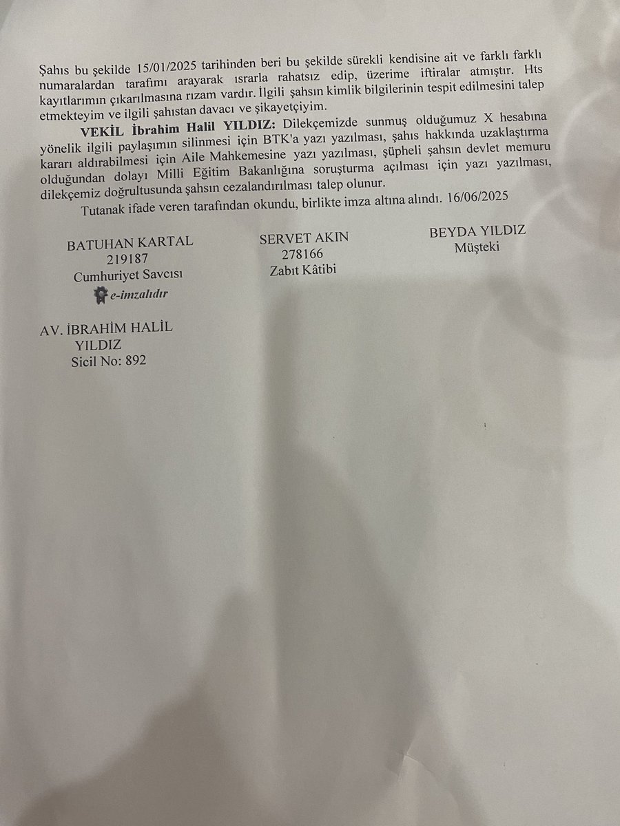 beyda yıldız (@beydayldz7) on Twitter photo Geçtiğimiz yıldan beri beni zorbalayan şair Koçer Avcı hakkında avukatım aracılığıyla gerekli suç duyurusunda bulunup uzaklaştırma kararı aldırdım. Çalıştığı kurum <a href="/tcmeb/">Millî Eğitim Bakanlığı</a> nezdinde şikayetimi sundum. Şahsıma yönelik bu şiddet karşısında destek veren herkese 🙏 Geçtiğimiz yıldan beri beni zorbalayan şair Koçer Avcı hakkında avukatım aracılığıyla gerekli suç duyurusunda bulunup uzaklaştırma kararı aldırdım. Çalıştığı kurum <a href="/tcmeb/">Millî Eğitim Bakanlığı</a> nezdinde şikayetimi sundum. Şahsıma yönelik bu şiddet karşısında destek veren herkese 🙏
