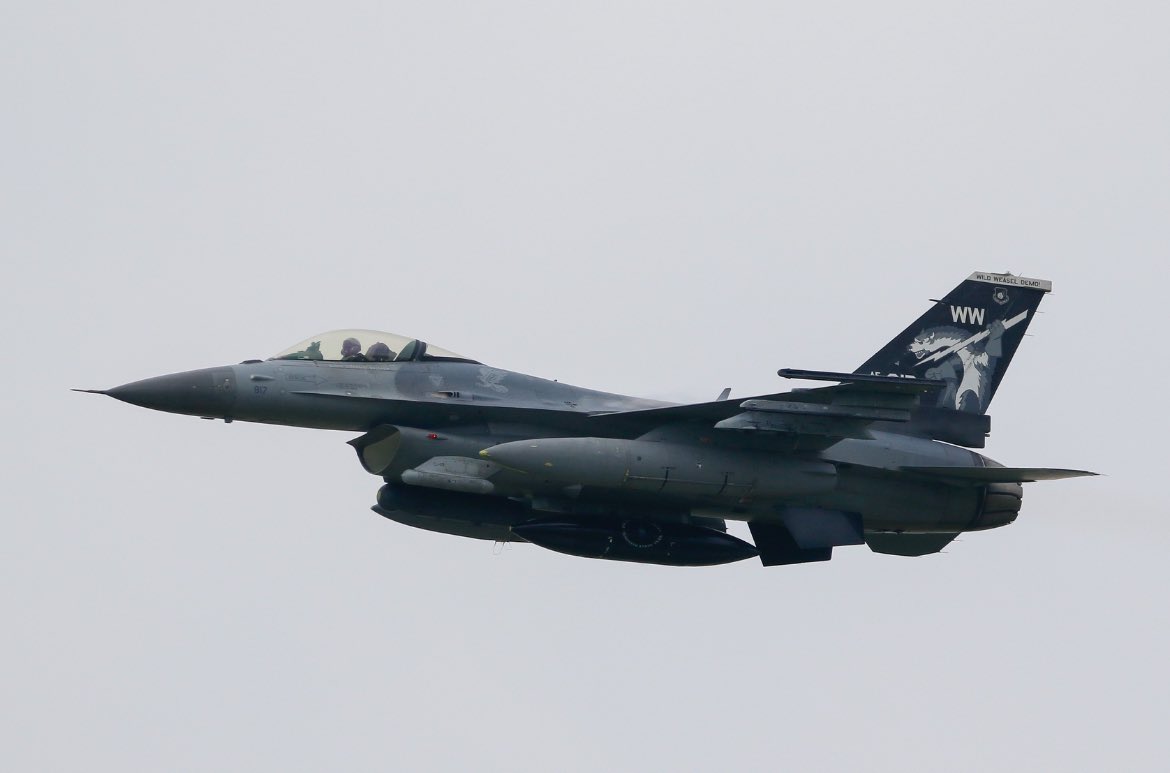 silvia15_mr's tweet image. PACAF F-16 viper demo teamも今日で解散なんですね.....

初めて見たのが幼稚園の頃、2005年の松島基地航空祭でそこから20年間楽しませてもらいました^ ^

もう見れないと思うと悲しいですが、日本の航空祭を盛り上げてくれて本当に感謝🥲
ありがとうございました😭

#PACAFViperDemo 
#f16demoteam