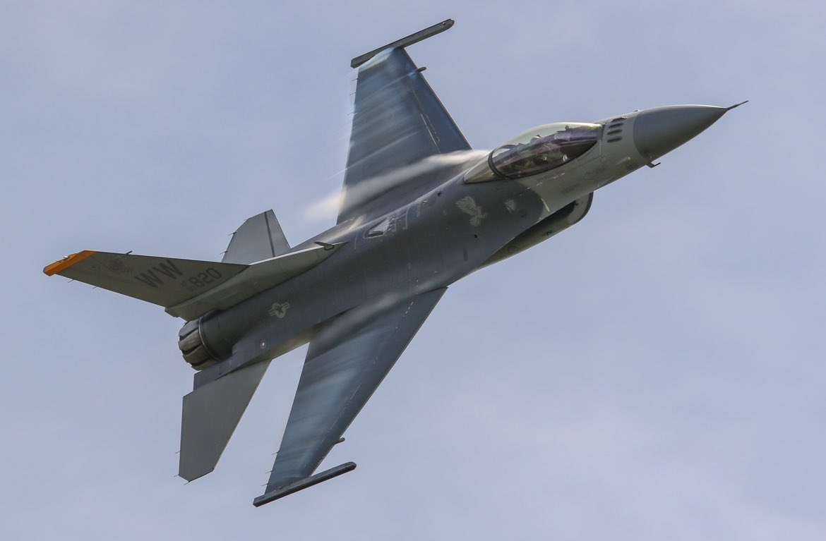 silvia15_mr's tweet image. PACAF F-16 viper demo teamも今日で解散なんですね.....

初めて見たのが幼稚園の頃、2005年の松島基地航空祭でそこから20年間楽しませてもらいました^ ^

もう見れないと思うと悲しいですが、日本の航空祭を盛り上げてくれて本当に感謝🥲
ありがとうございました😭

#PACAFViperDemo 
#f16demoteam