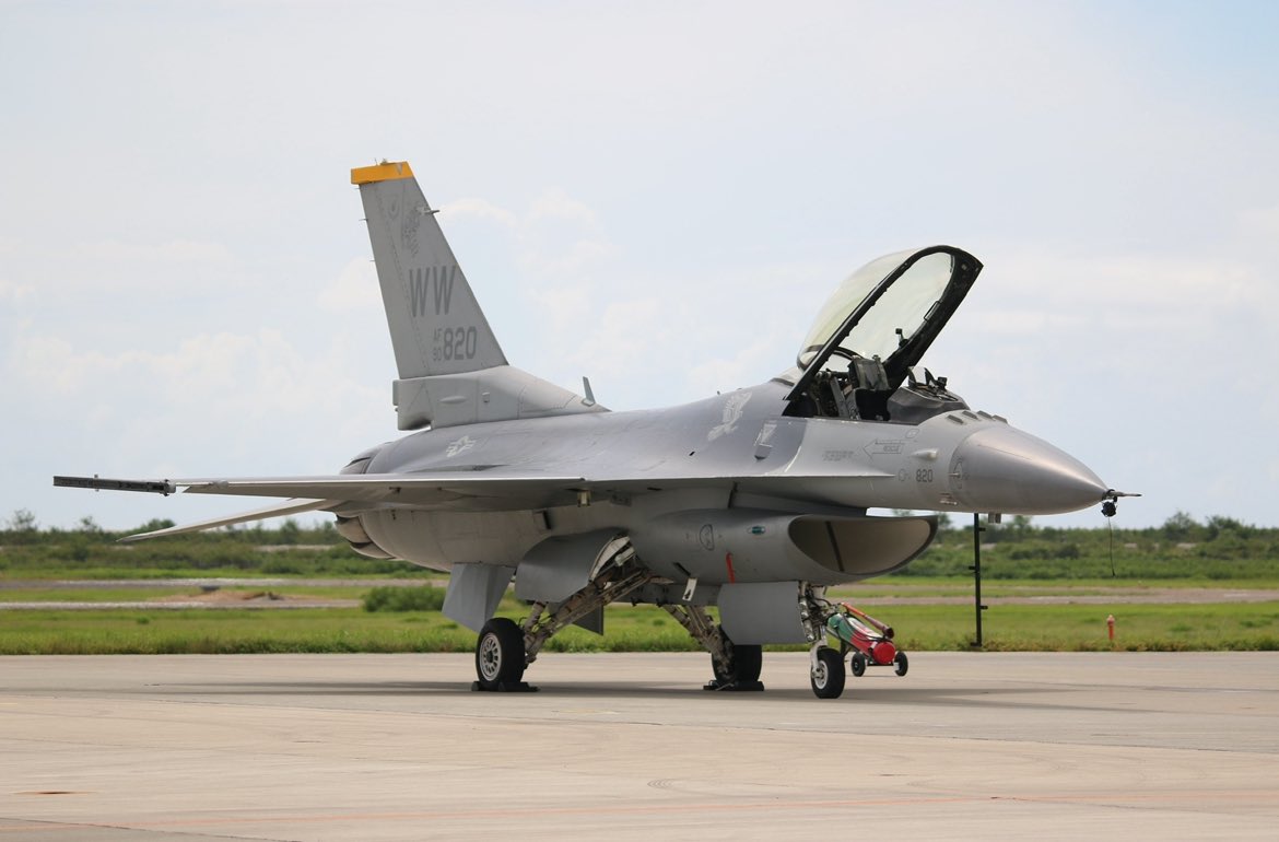 silvia15_mr's tweet image. PACAF F-16 viper demo teamも今日で解散なんですね.....

初めて見たのが幼稚園の頃、2005年の松島基地航空祭でそこから20年間楽しませてもらいました^ ^

もう見れないと思うと悲しいですが、日本の航空祭を盛り上げてくれて本当に感謝🥲
ありがとうございました😭

#PACAFViperDemo 
#f16demoteam