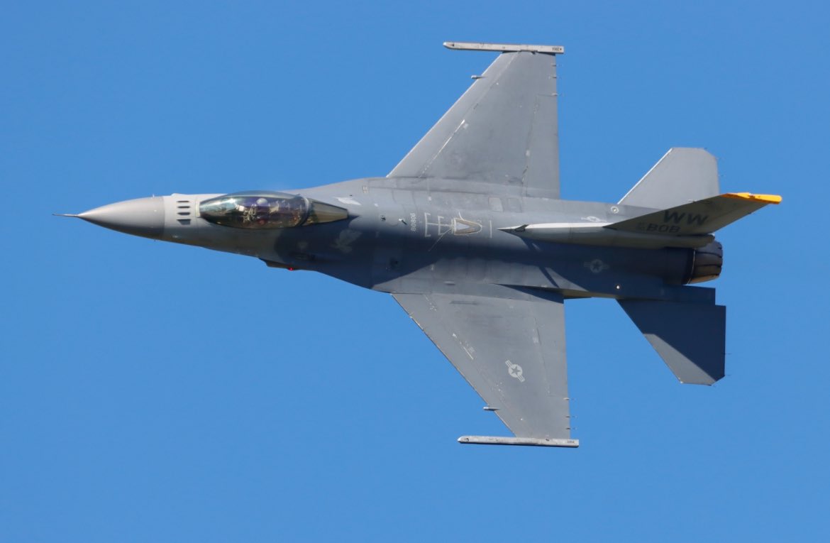 silvia15_mr's tweet image. PACAF F-16 viper demo teamも今日で解散なんですね.....

初めて見たのが幼稚園の頃、2005年の松島基地航空祭でそこから20年間楽しませてもらいました^ ^

もう見れないと思うと悲しいですが、日本の航空祭を盛り上げてくれて本当に感謝🥲
ありがとうございました😭

#PACAFViperDemo 
#f16demoteam
