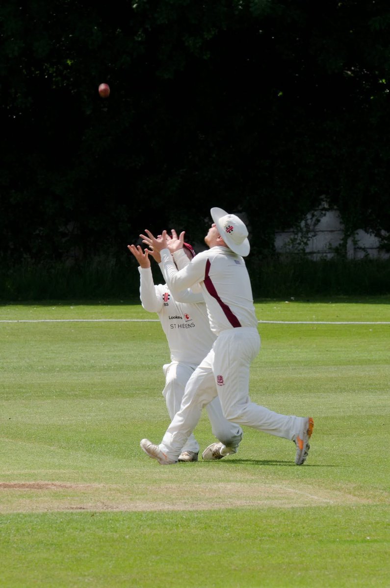 alfield456's tweet photo. @ThatsSoVillage Ignored the call, shelled it. Next ball, 4. Next ball, shelled again and then run out. It was in the air that long they could’ve ran 3. https://t.co/r4H8QcYEGn