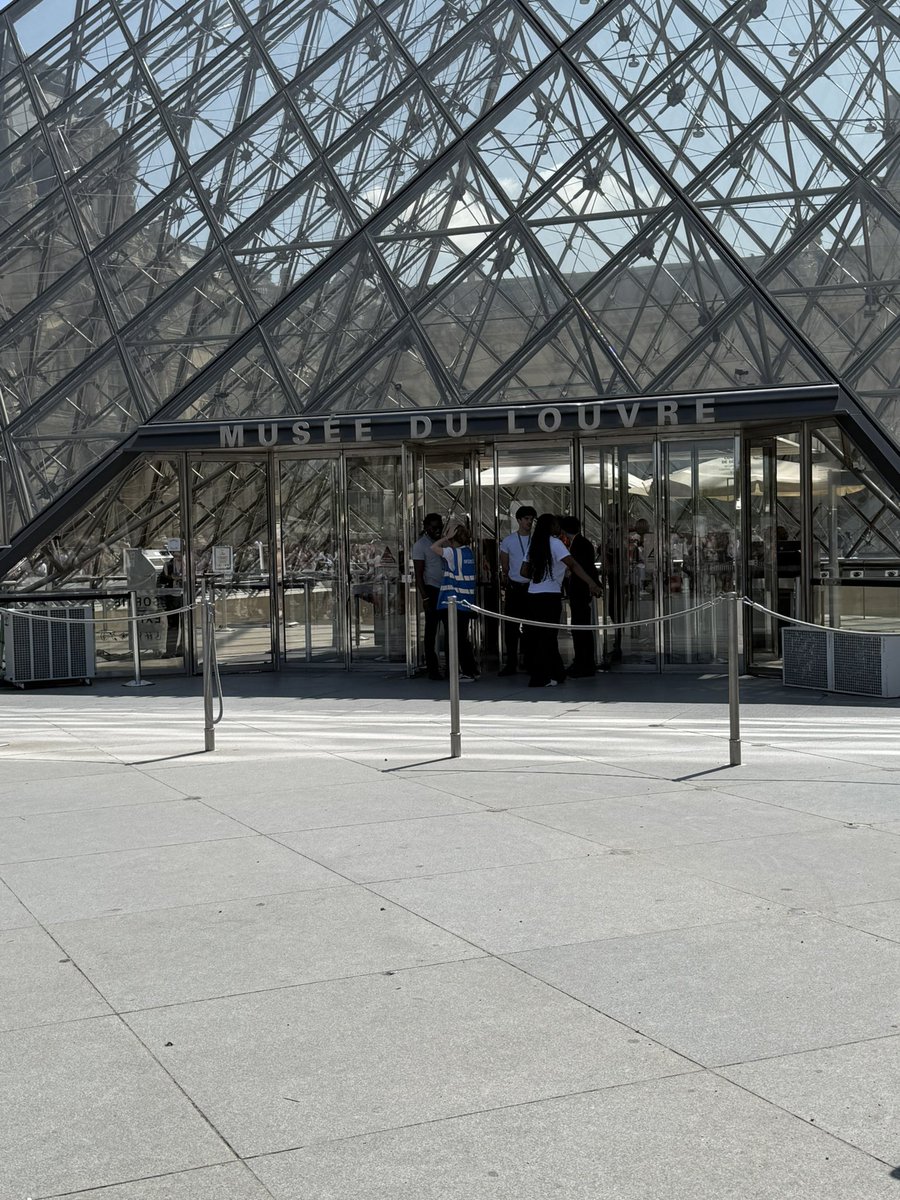 <a href="/MuseeLouvre/">Musée du Louvre</a> hasn’t opened yet today (6/16/25). Most likely due to strike. #lourve #paris
