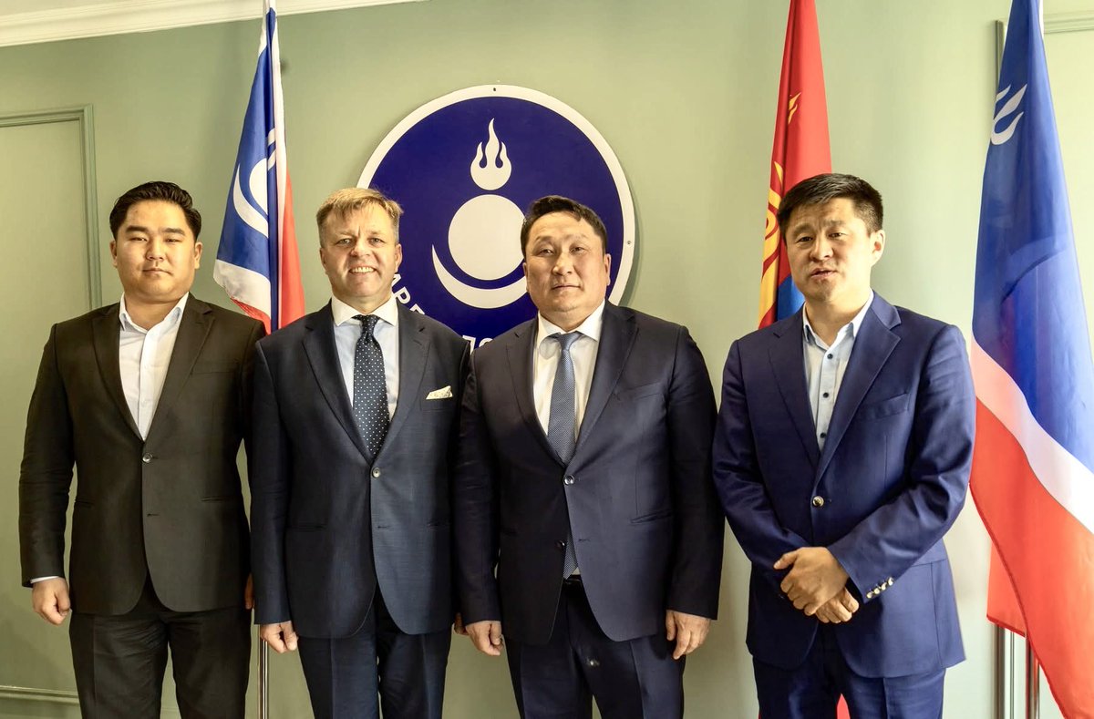 Ардчилсан улсуудын хамтын нийгэмлэгийн Ерөнхий нарийн бичгийн дарга др. Мантас Адоминастай <a href="/dempartym/">Ардчилсан нам</a> ЕНБД Н.Ганибал нарын хамт уулзав. Литвийн иргэн, тус улсын баруун-төвийн Эх орон намаас парламент, ЗГ-т ажиллаж байсан тэрээр “Литвад одоо хуучин коммунист одоогийн соцдек нам