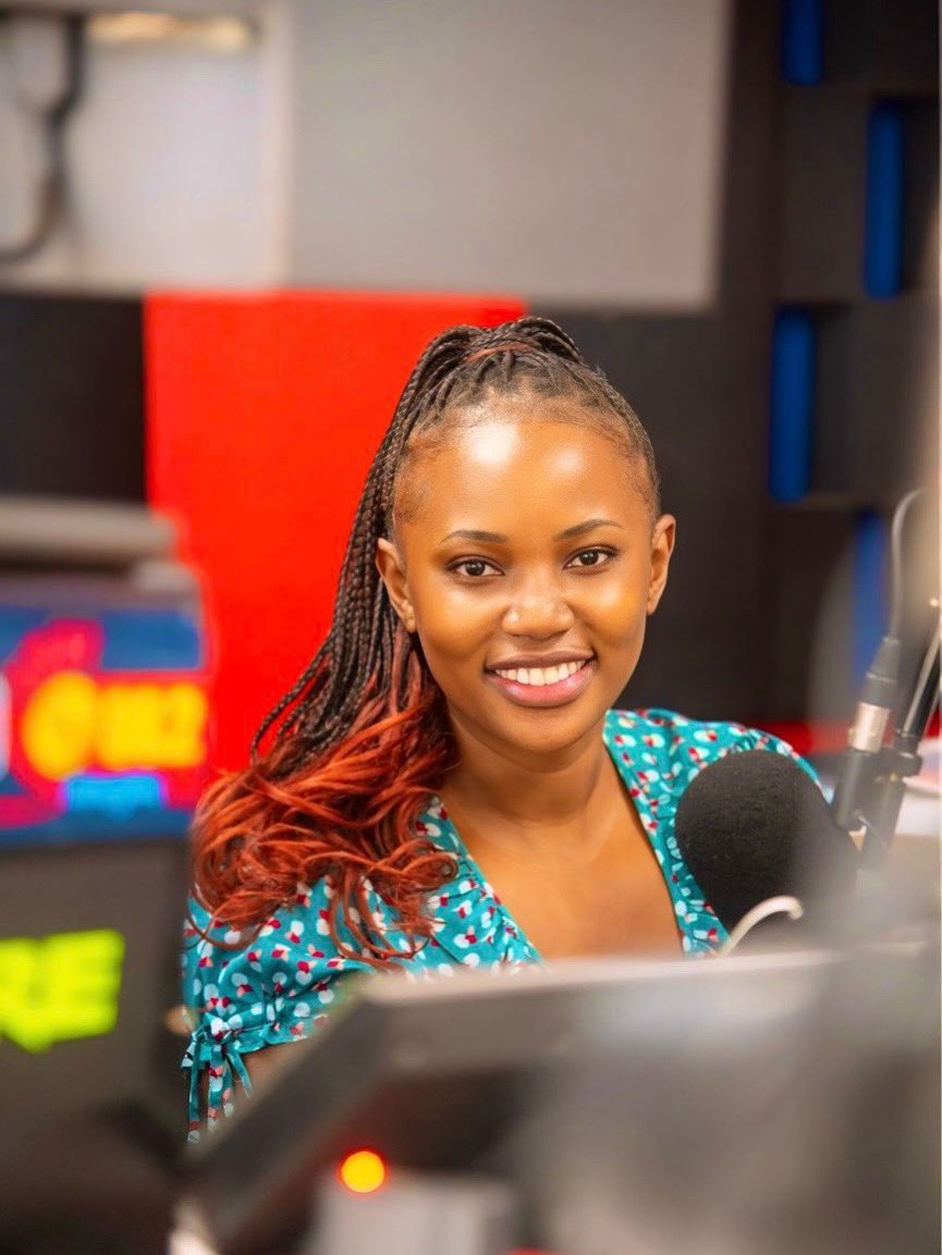 882SanyuFM's tweet photo. It’s Lunchtime!, Drop those song requests and let them be played! #Allrequestlunchhour | #SanyuFMLounge with @Korithehost https://t.co/4JqOAAOJQ1