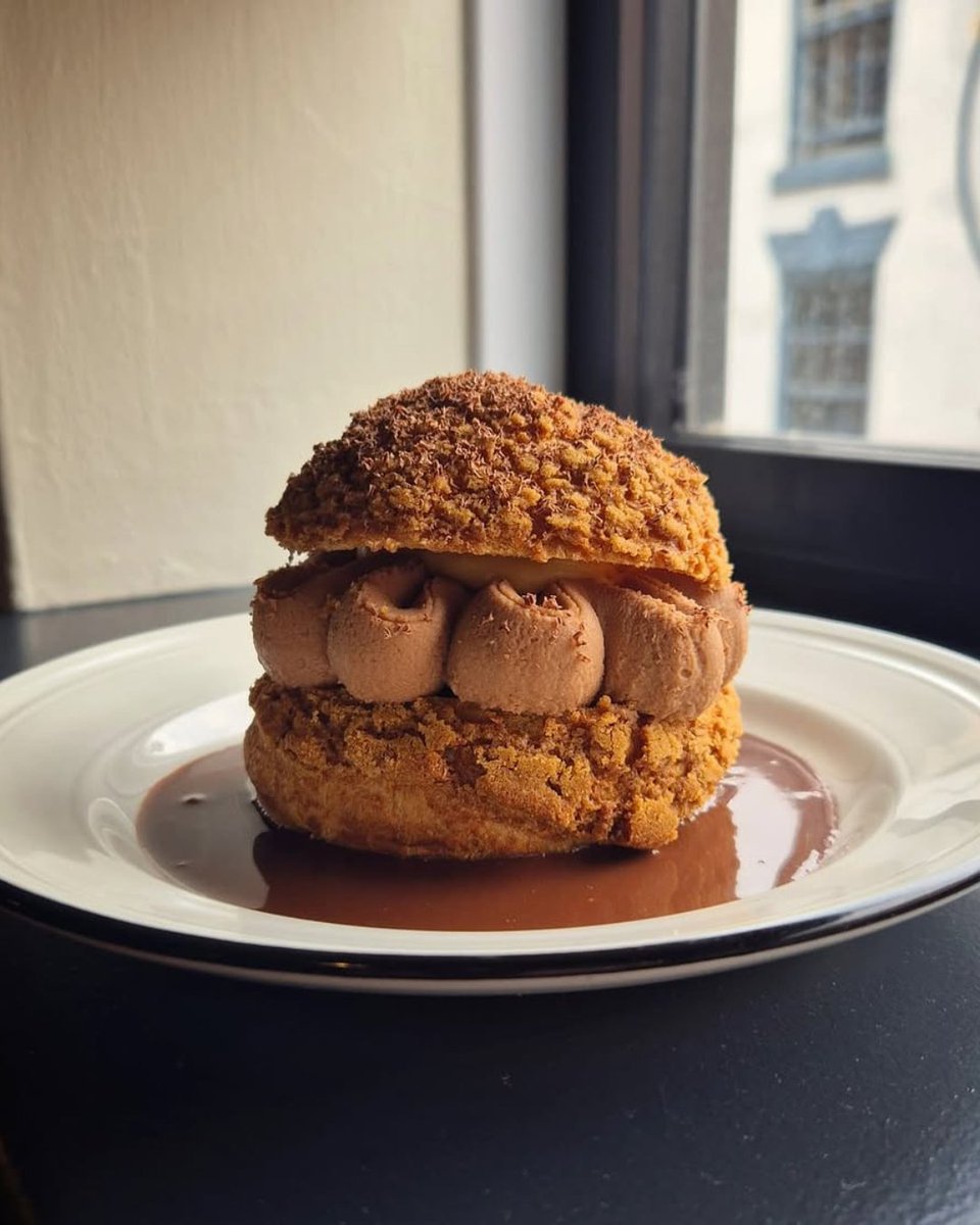 A trendy spot on the fringes of Nottingham’s Lace Market, Raymond’s is the latest project from Marcus Lewsley. The menu offers an assortment of ‘snacks’ &amp; ‘plates’, with lots of trend-driven cosmopolitan ideas alongside some local favourites: eu1.hubs.ly/H0l0t_N0