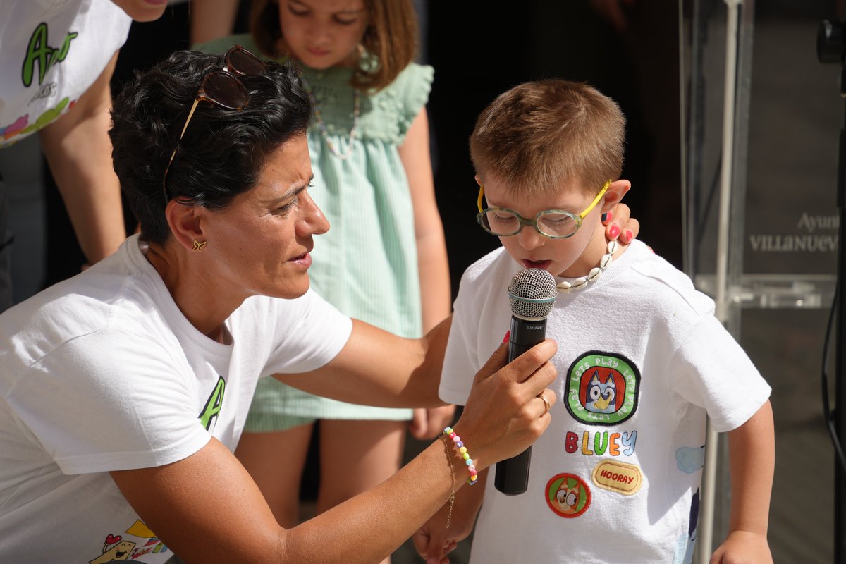 aytovvaserena's tweet photo. 📅Este lunes 16 de junio se conmemora el Día Nacional de la Atención Temprana. Por ello, la asociación Inclusives @inclusivesvva  organiza una serie de actividades que tienen lugar en la plaza de España y en la que participan unos 200 pequeños. https://t.co/aKS1JqfDDF