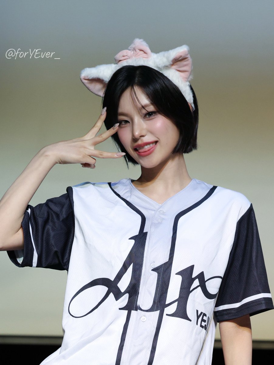forYEver_'s tweet photo. 𝟮𝟱𝟬𝟲𝟭𝟱

알러뷰..🫶

#있지 #ITZY #예지 #YEJI #옞덩봤덩 https://t.co/v1IOHu79Hh