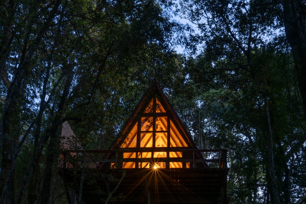 Nyungwe National Park (@nyungwepark) on Twitter photo Munazi Lodge: A-framed ensuite chalets, a lounge, dining area and bar. This fully catered lodge promises to offer an immersive experience amidst the park’s breathtaking scenery and diverse wildlife.
Photos: <a href="/Gael_RVW/">Gael Ruboneka</a> Munazi Lodge: A-framed ensuite chalets, a lounge, dining area and bar. This fully catered lodge promises to offer an immersive experience amidst the park’s breathtaking scenery and diverse wildlife.
Photos: <a href="/Gael_RVW/">Gael Ruboneka</a>