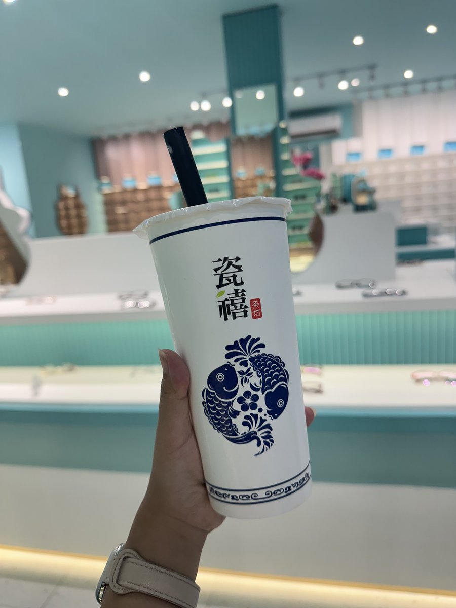 Teazzi🧋free menu apa aja (non-collab) ukuran apa aja.

Hanya berlaku hari H, syaratnya punya loyalty card yg pernah transaksi min 1x dan tunjukin kartu identitas.
kalau beli teazzi dan belum punya kartu ini, minta dehhh supaya bisa claim birthday treats!

bisa di semua cabang🫶🏻