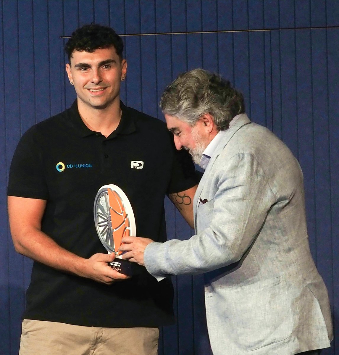 🎉 ¡Orgullosos de haber producido la primera edición de los Premios BSR España 2025! ✨

Nos encargamos de dar vida a una gala inolvidable que celebró lo mejor del #BSR 🏀

🙏🏻Gracias a la <a href="/FEDEDDF/">FEDDF</a> y a <a href="/BsrEspana/">BSREspaña</a> por contar con nosotros para esta noche 🎥⭐️

#SinopsisVuvuzela 💛🖤