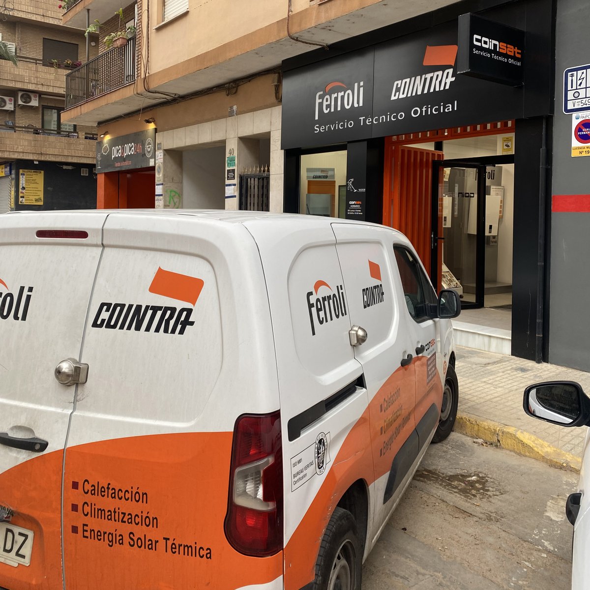 Nuestro SAT en Valencia (Paiporta) vuelve a estar 100 % operativo tras los graves daños causados por la DANA.
Gracias al esfuerzo del equipo y al apoyo de Ferroli, hoy seguimos avanzando más fuertes que nunca. 💪
🙏 Un agradecimiento muy especial a todo el equipo de Coinsat.