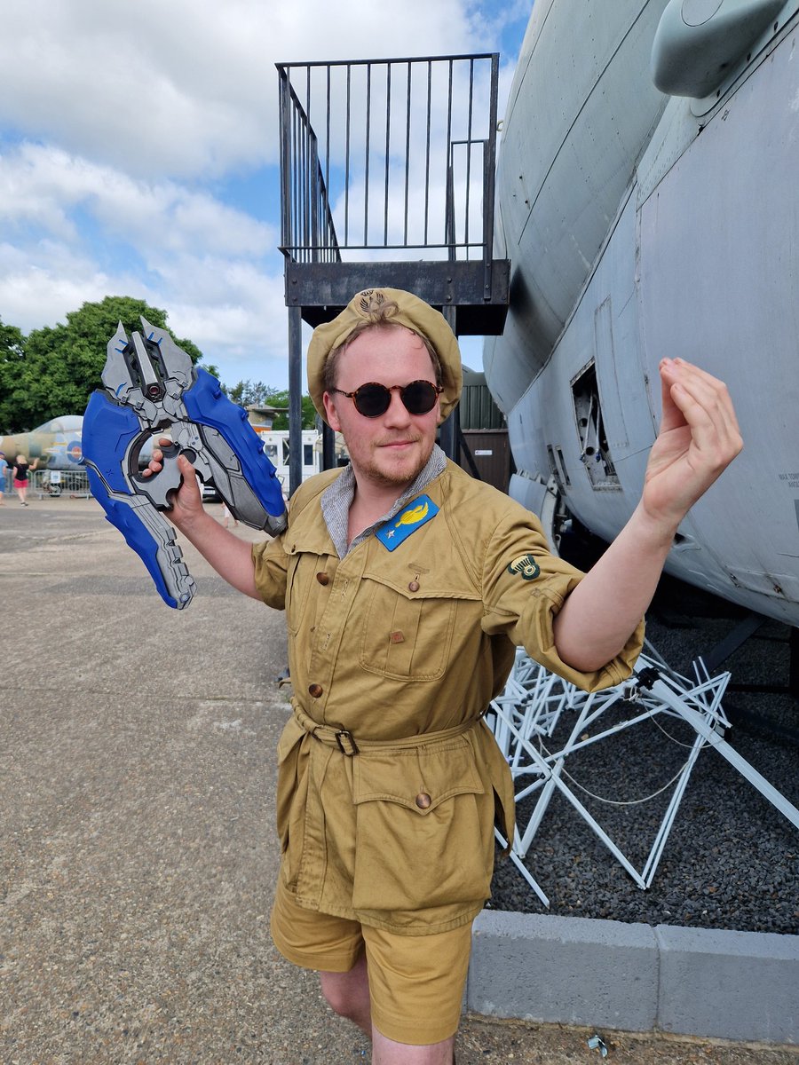 JasonJo16253734's tweet photo. We got to play with some of the Cosplayers weapons in return , apparently i looked like a Space Commissar from Warhammer 40k !
#Reenacters #reenactors #WW2 #rafmanstonmuseum #comiccon #Cosplayers #weapons #bolter #manstonmuseum #cosplay #manstonmuseum2025 #commissar https://t.co/pF5ZHCL7vw