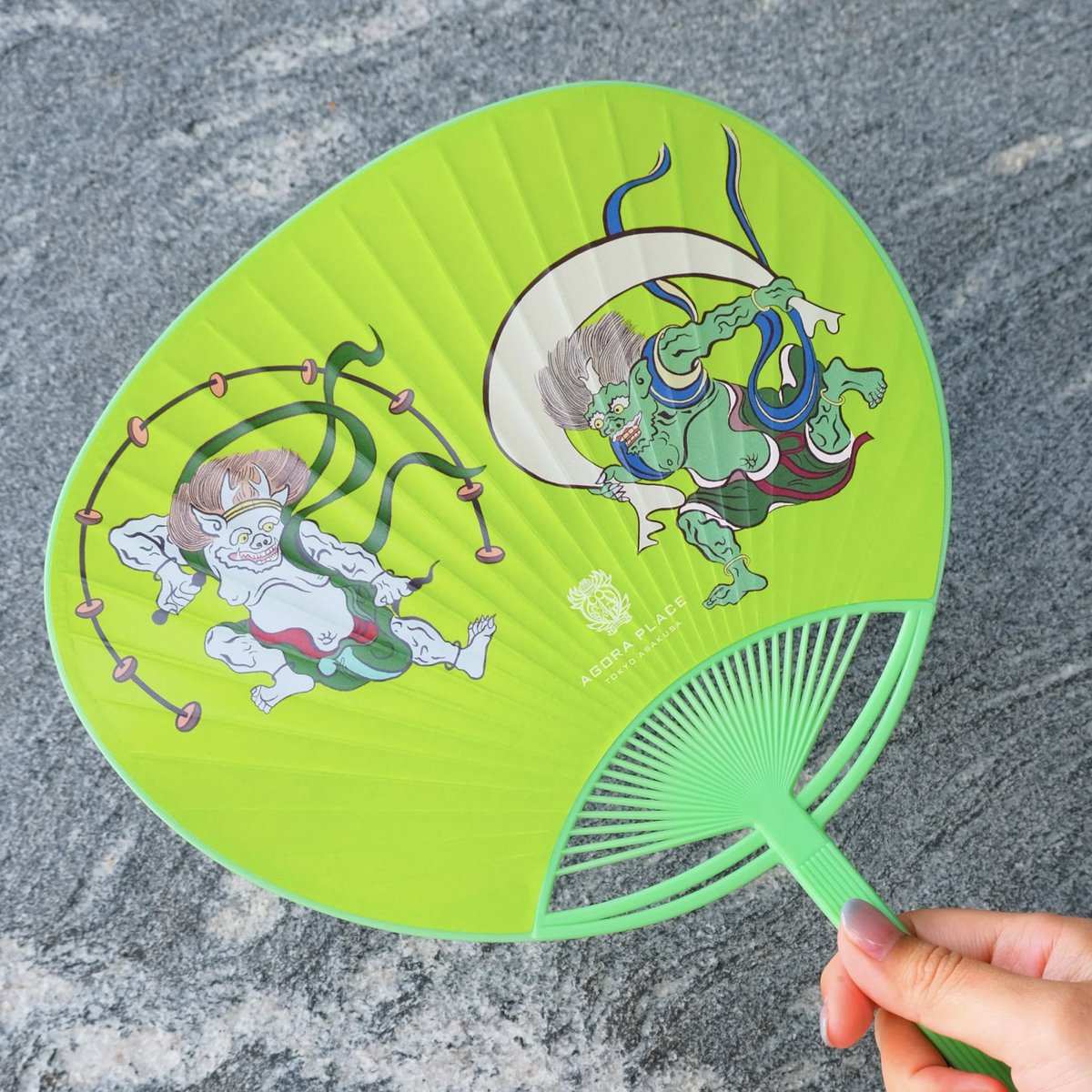 浅草の街歩きをもっと楽しく⛩️
旅の暑さを吹き飛ばす
夏のパワーアイテム🪭

#アゴーラプレイス東京浅草