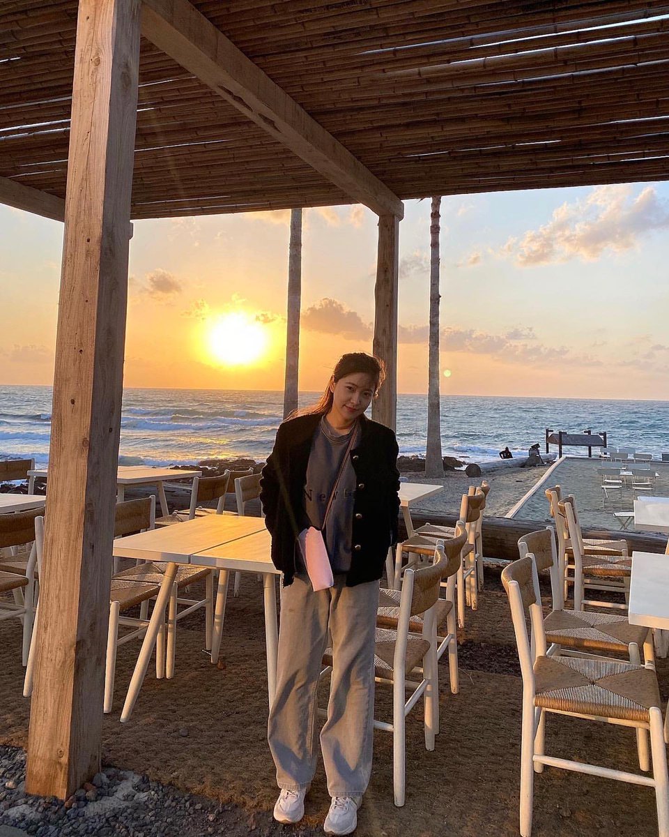 ㅤㅤㅤ
""
Jalan² sore mau liat sunset, padahal ngincer dinnernya 🤭
,,,
ㅤㅤㅤ