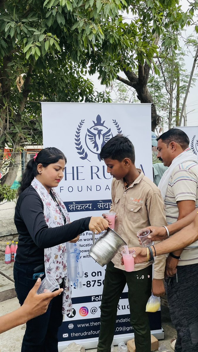 TheRudraFdn's tweet photo. The Rudra Foundation द्वारा शरबत सेवा का आयोजन किया गया। “हमारा उद्देशय सेवा का संकल्प!”
हमसे जुड़ें और इस मुहीम का हिस्सा बनें – WhatsApp करें: 87505-00037
#TheRudraFoundation #SevaHiDharmaHai #SharbatSeva #HumanityFirst #SummerRelief #JoinForChange https://t.co/EjSNSJ4Qu1
