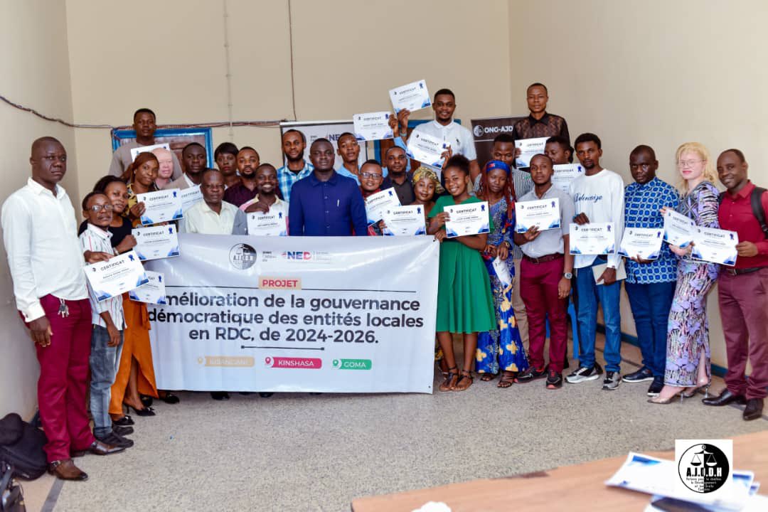 #Kisangani

Le samedi 14 juin dernier, nous avons clôturé  la session de formation avec les conseillers communaux et acteurs de la société civile sur la gouvernance démocratique locale en RDC. 

Retour en images ⤵️

<a href="/AJDDH6/">AJDDH</a> #NED