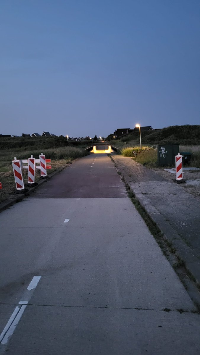 Veilig fietsen van en naar Breecamp-West krijgt prioriteit! Dankzij een VVD-toezegging komt er meer verlichting op de fietspaden. We zetten in op slimme verlichting die aangaat als er fietsers zijn — veilig én duurzaam! <a href="/VVDZwolle/">VVD Zwolle</a> #veiligheid #verlichting