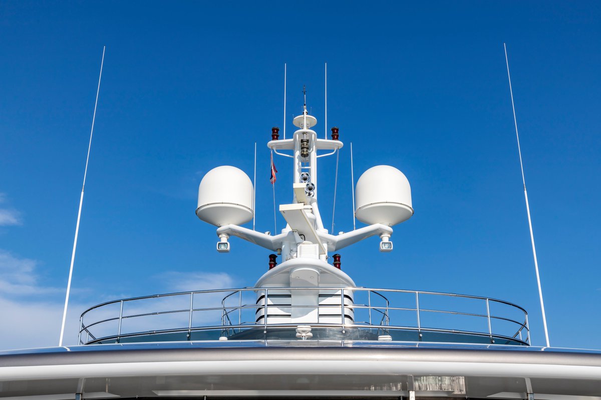 Your marine antenna's design and gain are crucial for radio communication range.

Be sure you are using the right one by reading our latest knowledge base article: 
icomuk.co.uk/Knowledge%20Ba…

#icom #marineVHF #marineantenna #sailing  #boating