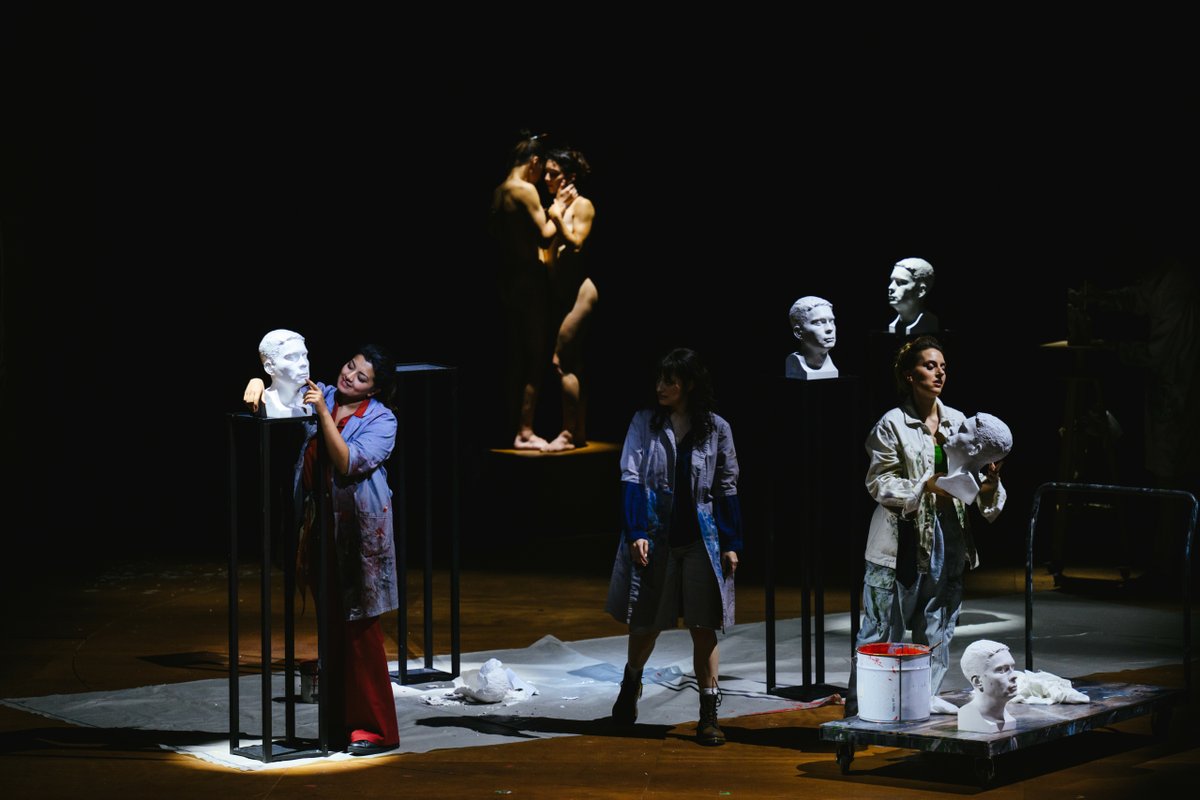 [critique] <a href="/ChrisCandoni/">Christophe Candoni</a> « Così fan tutte », une éducation sentimentale à l’université urlr.me/yr4BVM Marie-Ève Signeyrole transpose l'action de l'opéra de Mozart sur les bancs d’une fac d’art où les héros, comme des spectateurs volontaires, font l’expérience déroutante