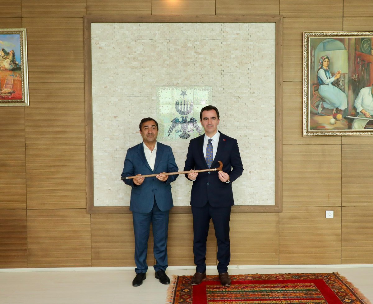Bitlis Valiliği (@bitlisvaliligi) on Twitter photo Doğu Anadolu Projesi (DAP) Kalkınma İdaresi Başkanı Prof. Dr. Osman Demirdöğen, Valimiz Sayın <a href="/ahmetkarakaya37/">Ahmet Karakaya</a>’yı ziyaret etti.
📌Ziyaret kapsamında DAP’ın Bitlis'teki mevcut yatırım ve destekleri, yeni yatırım fırsatları ve proje destekleri ele alındı.
📌Ziyarette; İl Özel Doğu Anadolu Projesi (DAP) Kalkınma İdaresi Başkanı Prof. Dr. Osman Demirdöğen, Valimiz Sayın <a href="/ahmetkarakaya37/">Ahmet Karakaya</a>’yı ziyaret etti.
📌Ziyaret kapsamında DAP’ın Bitlis'teki mevcut yatırım ve destekleri, yeni yatırım fırsatları ve proje destekleri ele alındı.
📌Ziyarette; İl Özel