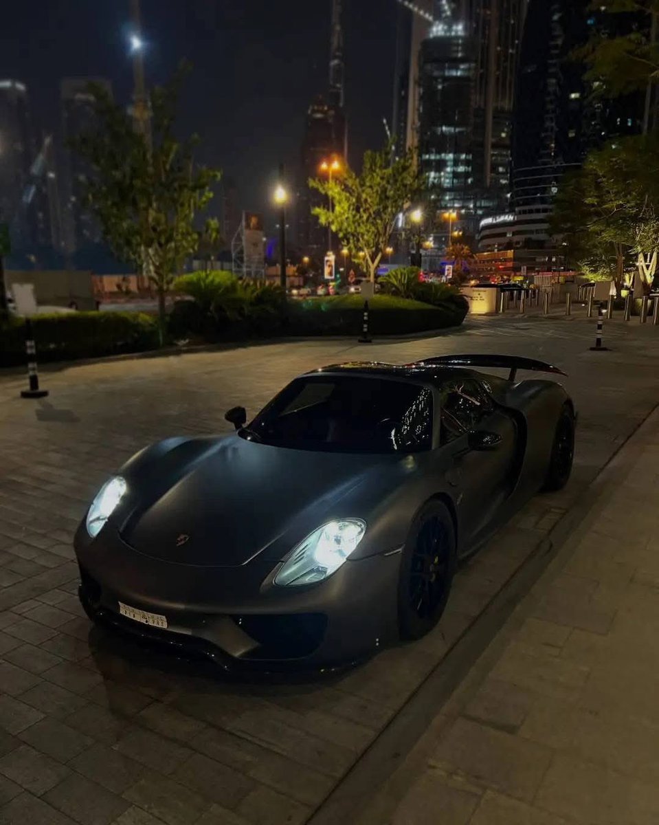 Elite Carsgasm (@elitecargasm) on Twitter photo Porsche 918 Spyder 🦇 Porsche 918 Spyder 🦇