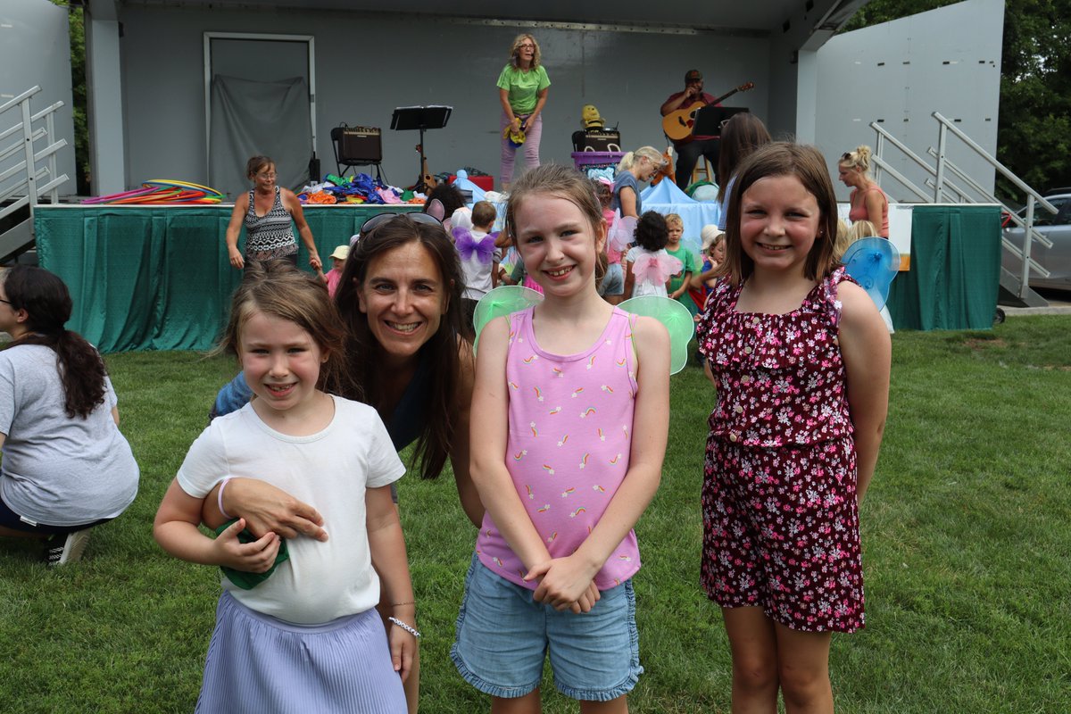 Children’s Lunch Hour is coming to the Riverwalk Grand Pavilion with entertainment from fun and whimsical performer Ben Tatar! Join us tomorrow at 11:30 am!