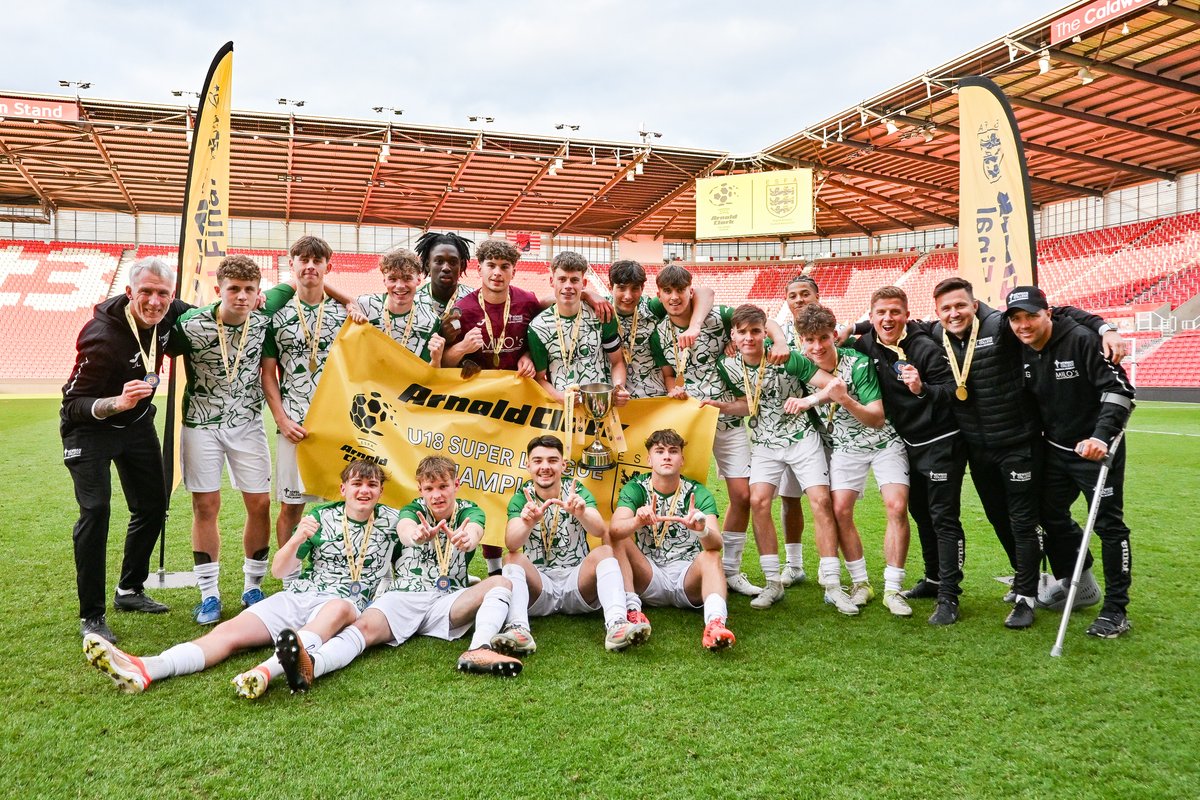 SchoolsFootball's tweet photo. 🏆 Arnold Clark Schools' Cup 2025 Round-Up! 🏆

The second annual Arnold Clark Schools' Cup Finals were held at Stoke City FC from Tuesday 6 to Thursday 8 May, featuring 10 thrilling matches across the U16 to U18 age groups!

Over 1,800 school teams and around 30,000 players have taken part in the Arnold Clark competitions this season, with nearly 2,000 fixtures played since kicking off in September!

🎬 Catch all the goals, glory and unforgettable moments on ESFA TV

📸 @353photo

📝 Read the full story 👇
🔗 https://t.co/oOxknc8BAI

🏆 @ArnoldClark
🔴🔵⚪