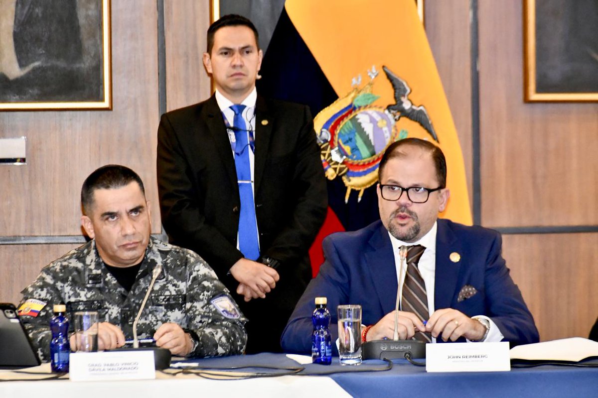 GraD. Víctor Hugo Zárate Pérez (@cmdtpoliciaec) on Twitter photo Como Comandante General de la <a href="/PoliciaEcuador/">Policía Ecuador</a>, mi comparecencia ante esta comisión representa un paso firme en la consolidación de una seguridad integral y corresponsable.
Seguiremos trabajando, con decisión y transparencia, junto a la ciudadanía, el Estado y los órganos de Como Comandante General de la <a href="/PoliciaEcuador/">Policía Ecuador</a>, mi comparecencia ante esta comisión representa un paso firme en la consolidación de una seguridad integral y corresponsable.
Seguiremos trabajando, con decisión y transparencia, junto a la ciudadanía, el Estado y los órganos de