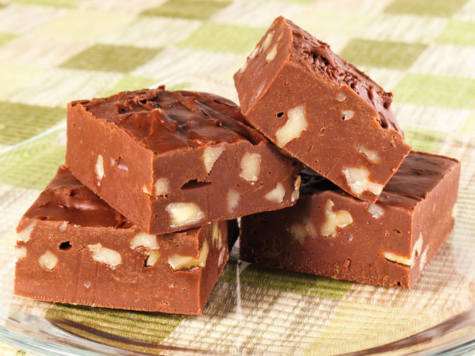 TGrahamBrown's tweet photo. Today is National Fudge Day. I love chocolate with nuts. What is your favorite flavor of fudge?
#NationalFudgeDay #ChocolateFudge #NuttyFudge #FudgeLovers #SweetTreats #DessertTime #ChocolateAddict #FudgeRecipe #CandyCrush #FoodieFavorites #DessertLovers #ChocolateDelight https://t.co/Fuc2rKckgR