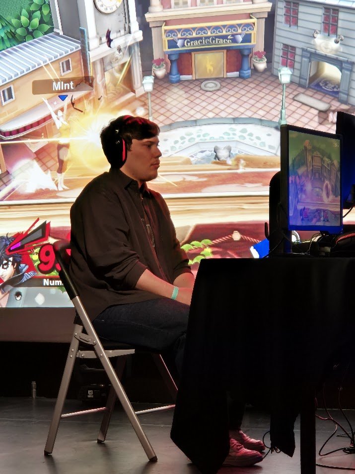 HPyry's tweet photo. I took some photos at RTR 4. If you want to see more here's a google photo thingy, the lighting at the venue was super pink so y'all might look a little funny

https://t.co/XxaMxshKve https://t.co/4THhHWUL6g