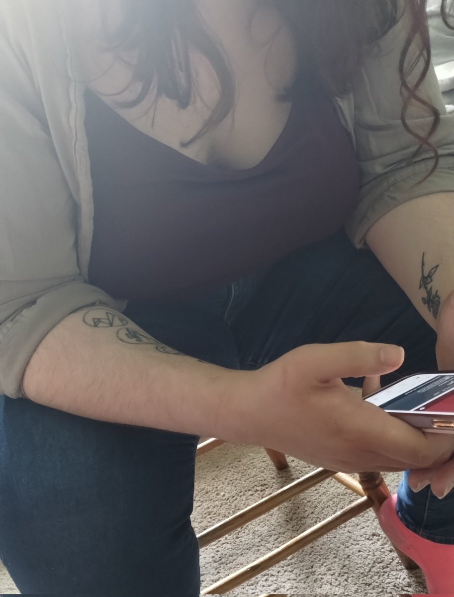 6LUCAS69SACUL9's tweet photo. She sittin there lookin innocent but them tats and that rack got me feral 🔥💧🌪️ 🏔️ 

                          👇
🌹 [https://t.co/jgyQ5NcBAn] 🌹

#NSFWTwitter #TitsOutTattooedUp #AltGirlEnergy #MyBabygirl #InkedAndOwned #SlutForMe https://t.co/TYx6X3F386