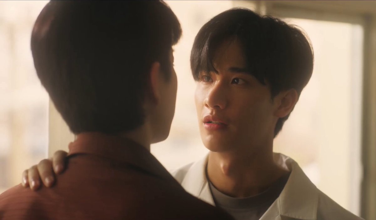 namtansgf's tweet photo. and this time can i ask, is this offtay or tayoff? will p'tay be angry again if i ask this AHAHAHAHAHA
#breakupserviceseriesep11 #offtay #tayoff @off_tumcial @Tawan_V https://t.co/Ng5h4CFX2j
