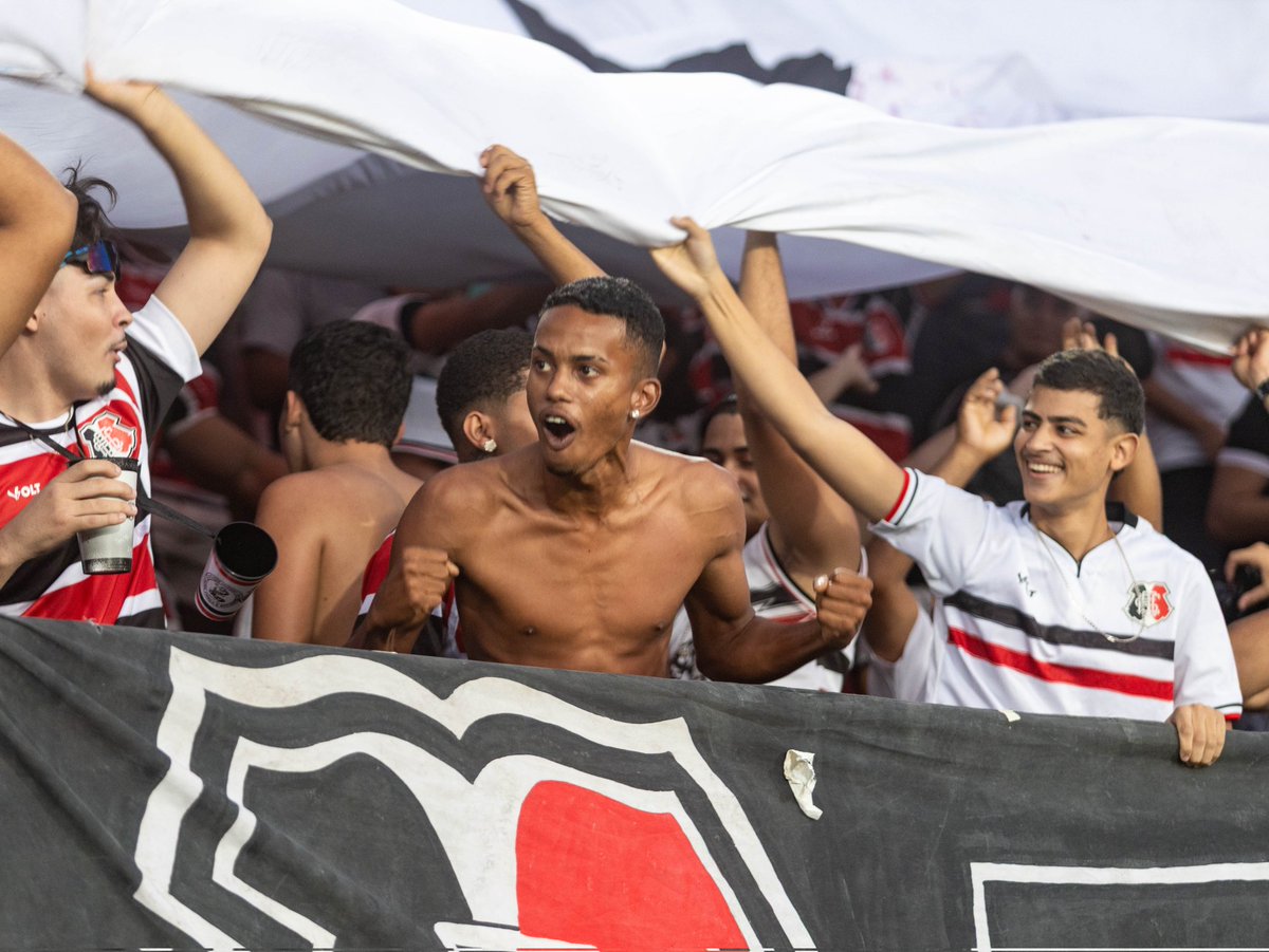 amoracamisape's tweet photo. O Arruda ferveu!
Santa Cruz  2 x 0 Souza

📸 Bela Azoubel/ @amoracamisape https://t.co/v6BvFggYXz