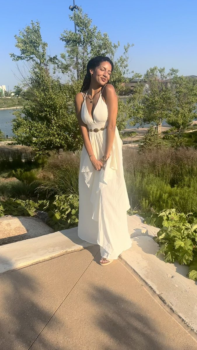 MixedGrlMagic's tweet photo. Rare that I’m dressed 🥲🙈 https://t.co/N6eD4MuJh9
