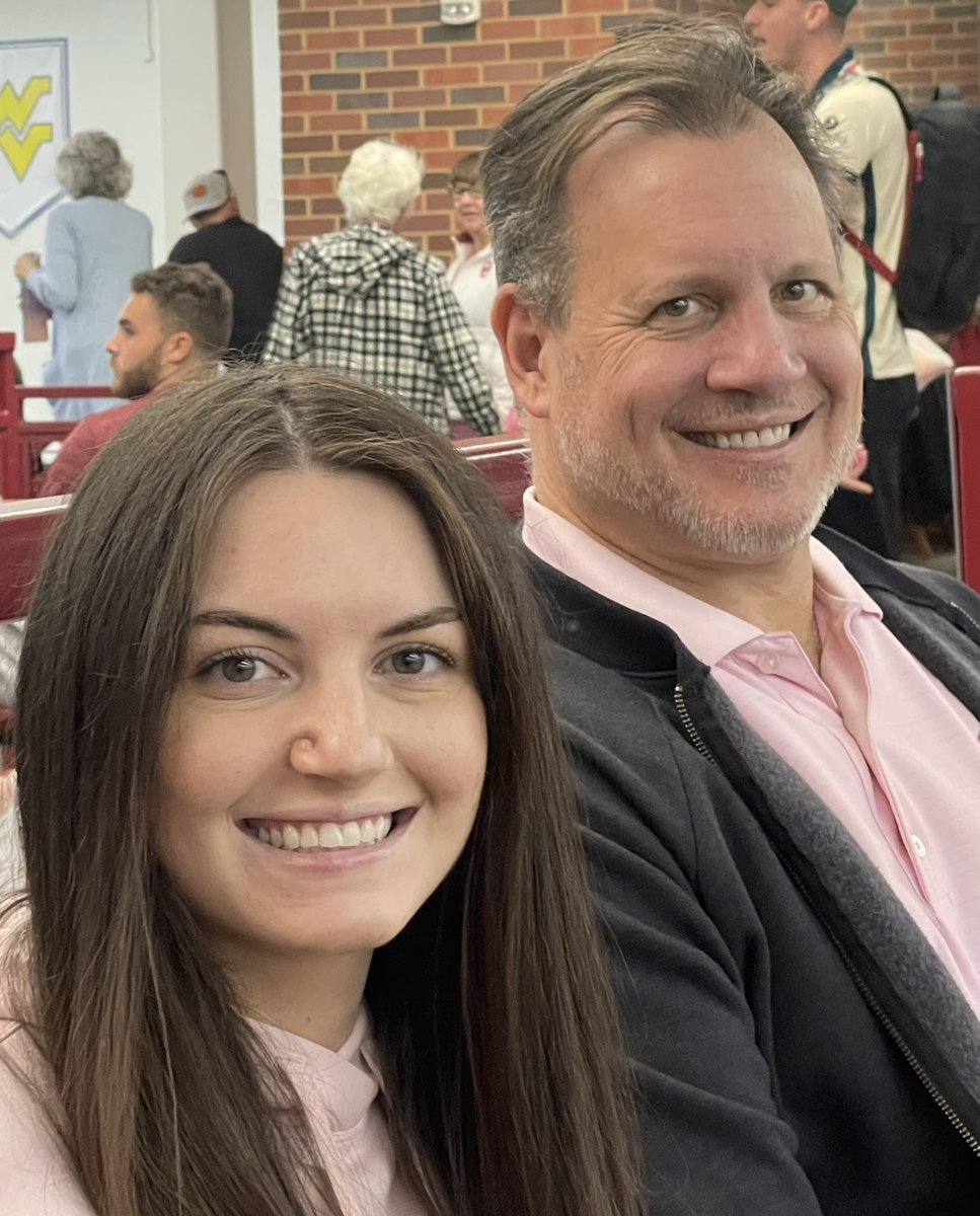 emmilkowski's tweet image. Today marks four years since @CraigMilkowski made his life saving kidney donation to our daughter. Craig says it’s what any dad would do, and maybe so, but I am eternally grateful for him. He’s given our daughter her life back. ❤️