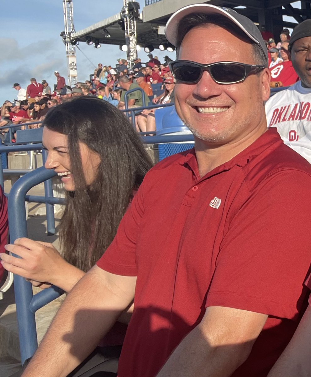 emmilkowski's tweet image. Today marks four years since @CraigMilkowski made his life saving kidney donation to our daughter. Craig says it’s what any dad would do, and maybe so, but I am eternally grateful for him. He’s given our daughter her life back. ❤️