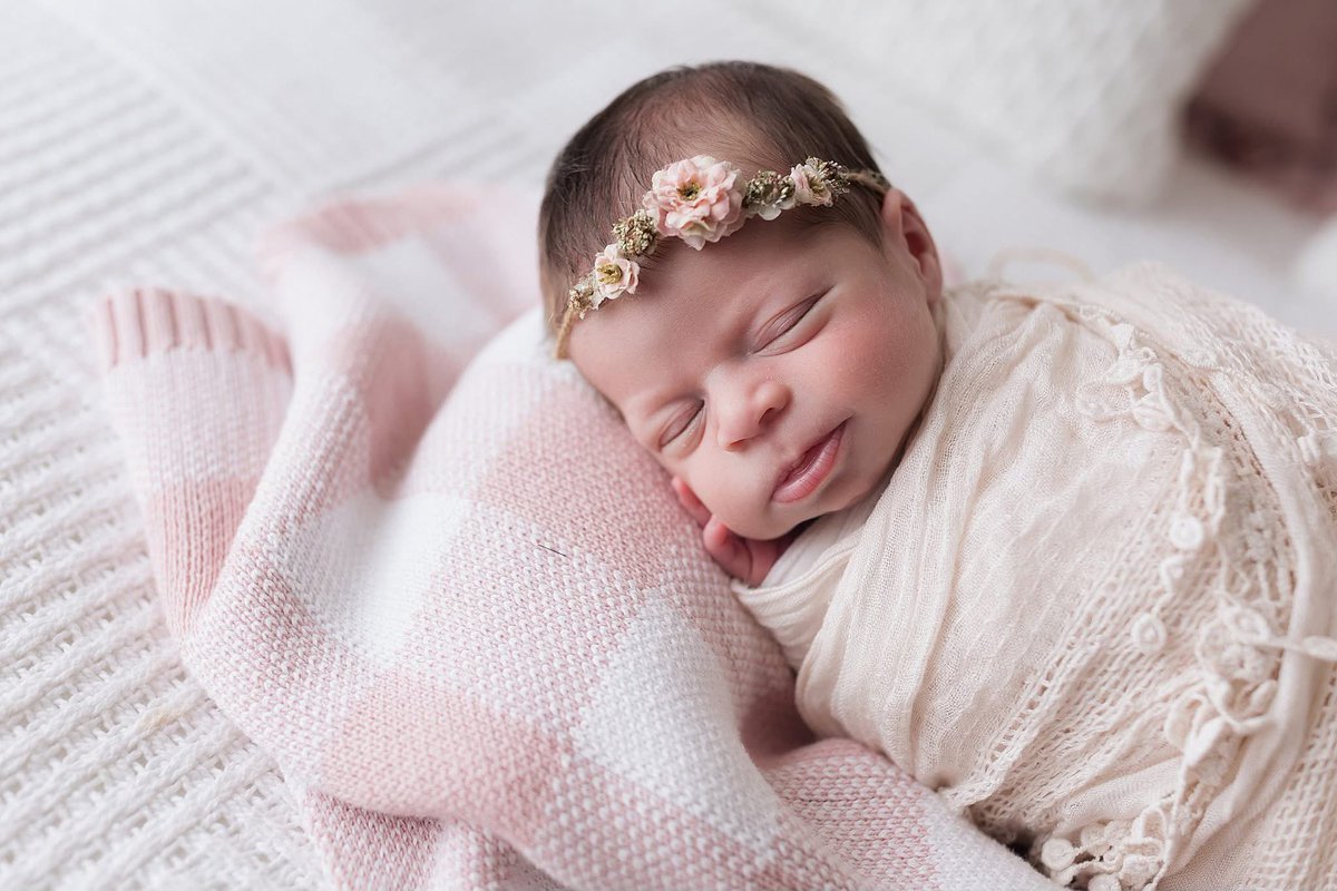 fayephotography's tweet photo. Obsessed with her ❤️❤️❤️ #capetownnewbornphotography #newbornphotography #newbornphotographer  #newborn #newbornwrapping  #capetownphotographer #cakesmash  #newbornwrapping  #capetownphotographer #baby #pregnant https://t.co/6HWRazX5ps