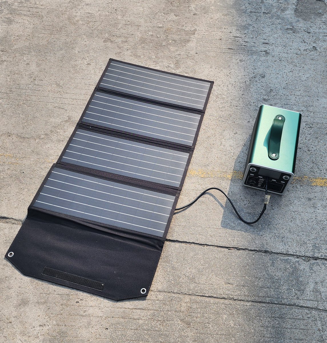 hellojainam's tweet photo. Launched Portable Power Station with foldable solar panel connectivity at just 19999INR (Solar Panel extra as per actual)

Applications: 
Camping &amp; trekking
Backup during power cuts
Food trucks and carts
Rural places where power is not stable

#PortablePowerstation #BESS #mindra https://t.co/V0aB8XM7Mo
